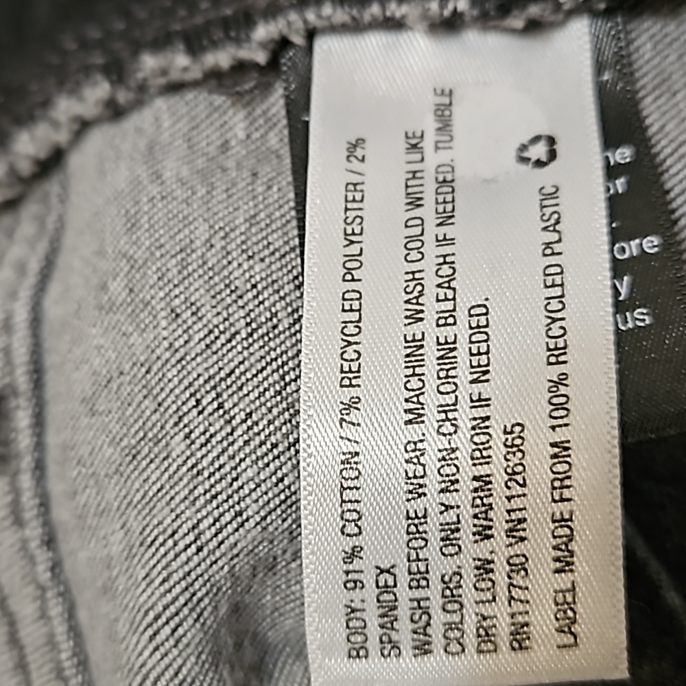 Universal Thread High Rise Skinny 24W - Picture 7 of 7